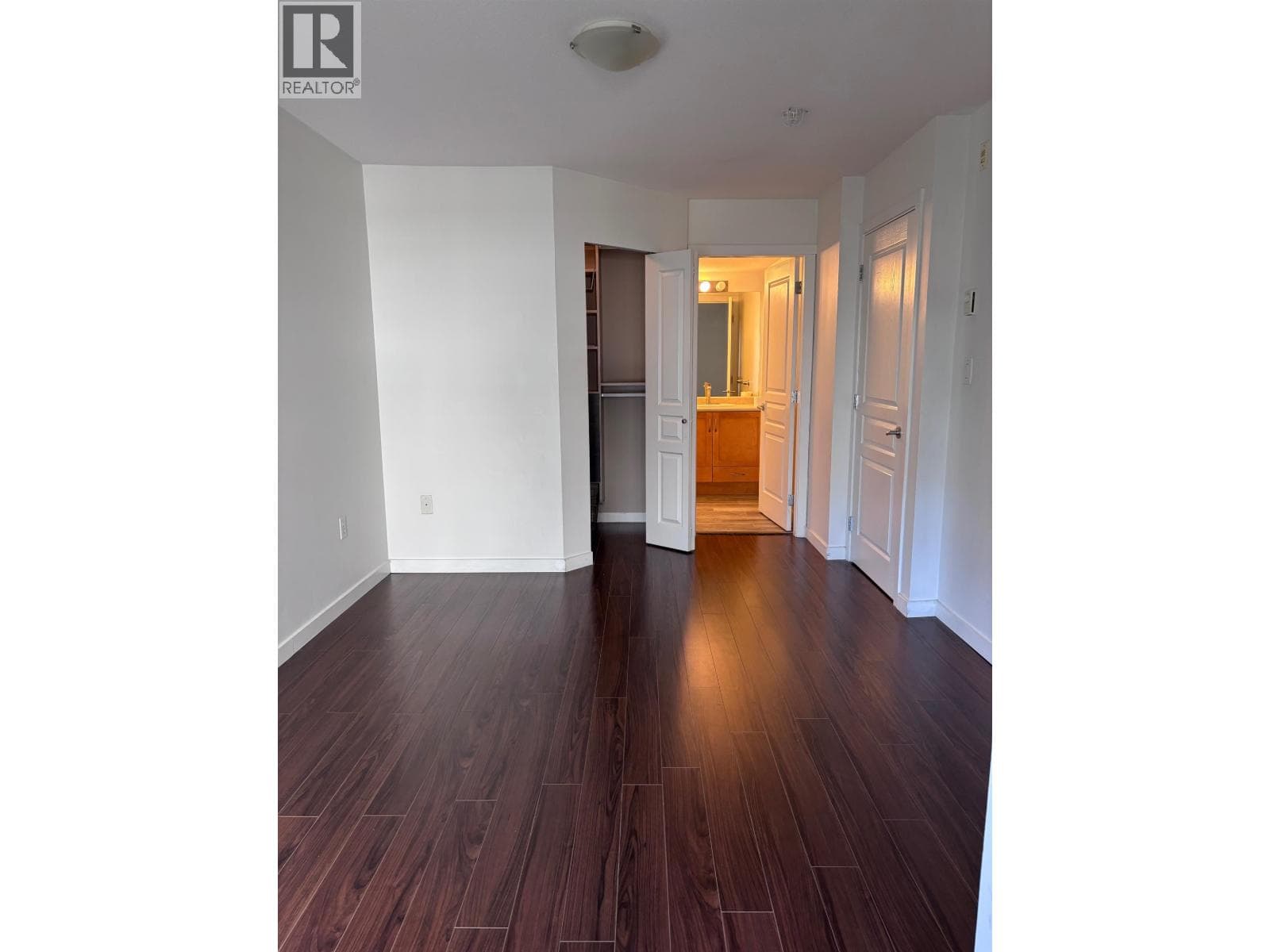303 2958 WHISPER WAY, Greater Vancouver — photo 3
