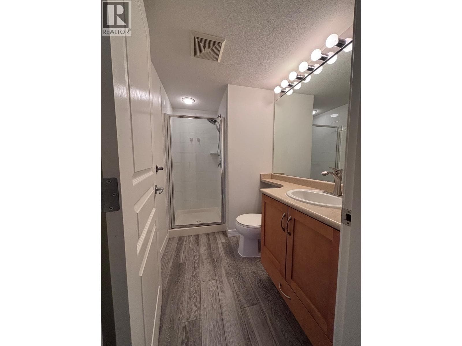 303 2958 WHISPER WAY, Greater Vancouver — photo 4