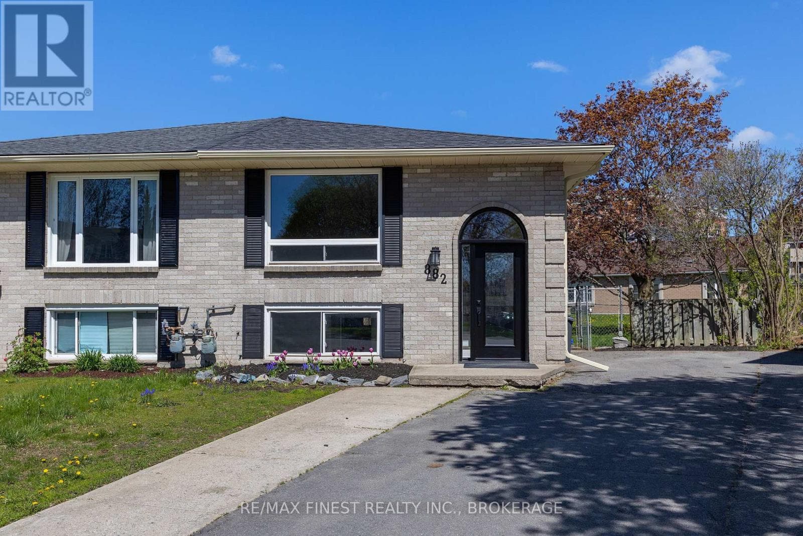 882 BEACONHILL COURT, Kingston — photo 2