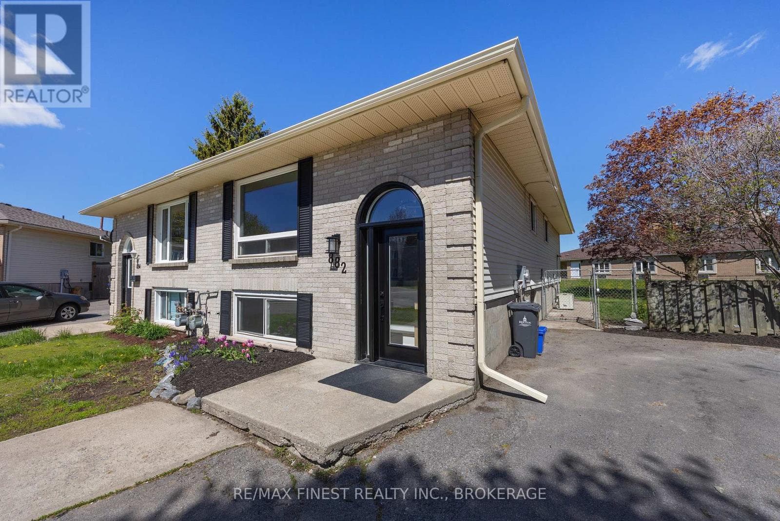 882 BEACONHILL COURT, Kingston — photo 4