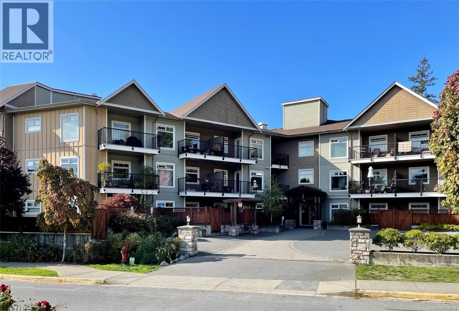 214 21 CONARD STREET, Victoria — photo 2