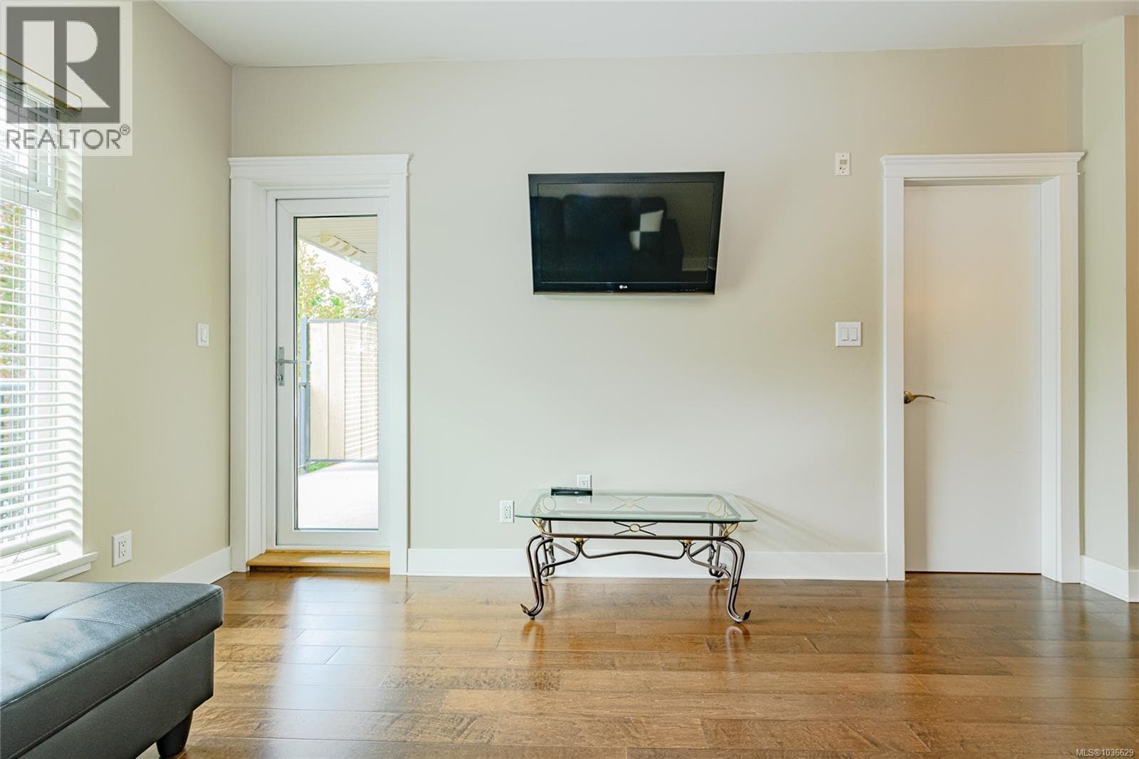 214 21 CONARD STREET, Victoria — photo 5