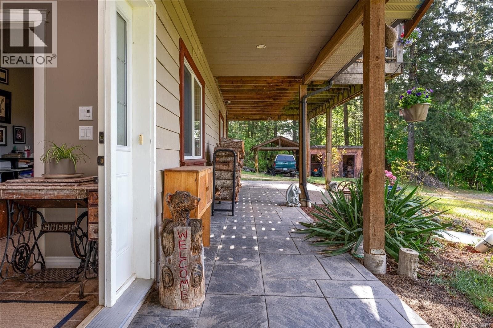 4051 SAHTLAM ROAD, Vancouver Island — photo 4