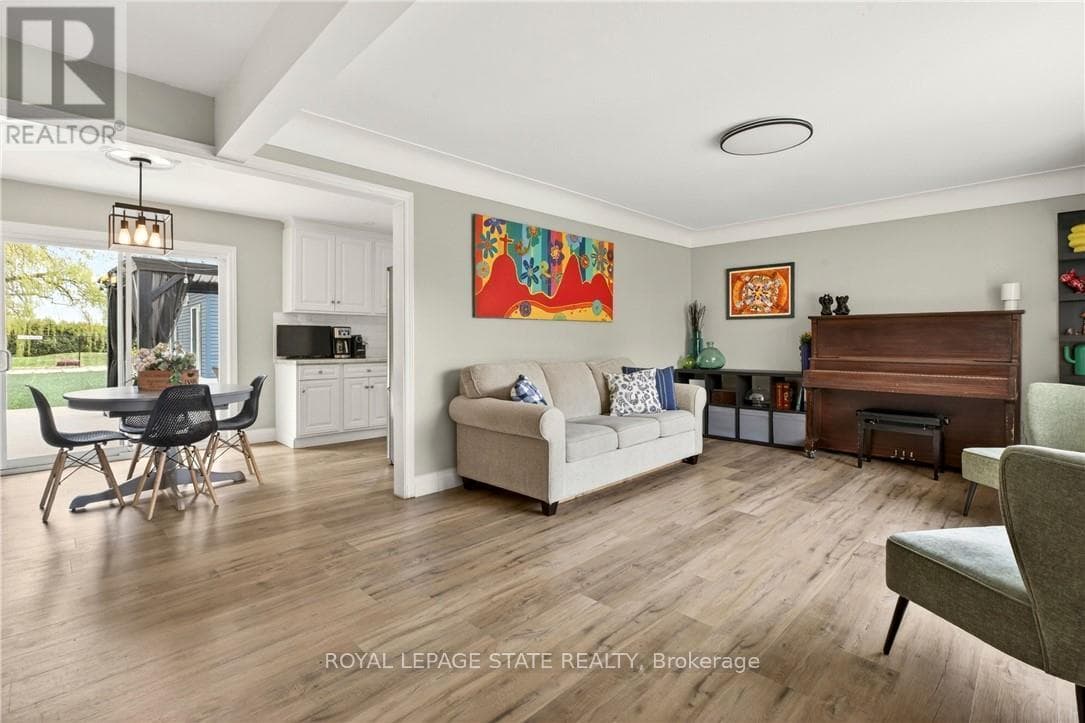 183 SUNNYRIDGE ROAD, Toronto — photo 3