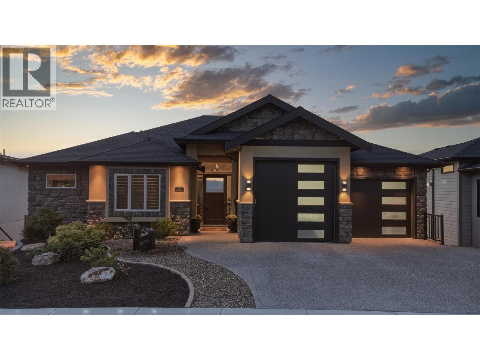 2200 CORTINA DRIVE in Belgo - Black Mountain