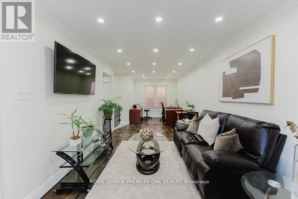 25 SIR LANCELOT COURT, Toronto — photo 5