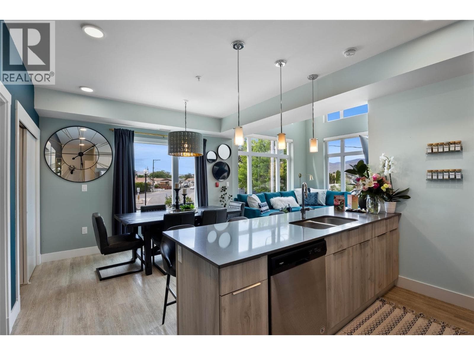 107 YEW STREET UNIT 201, Interior REALTORS® — photo 3
