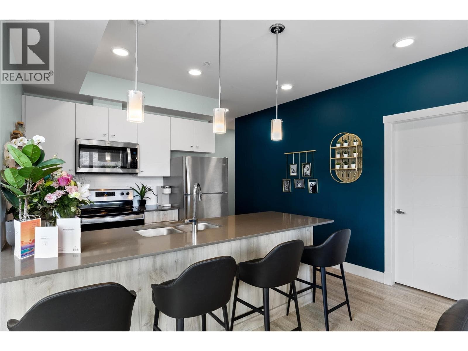 107 YEW STREET UNIT 201, Interior REALTORS® — photo 5