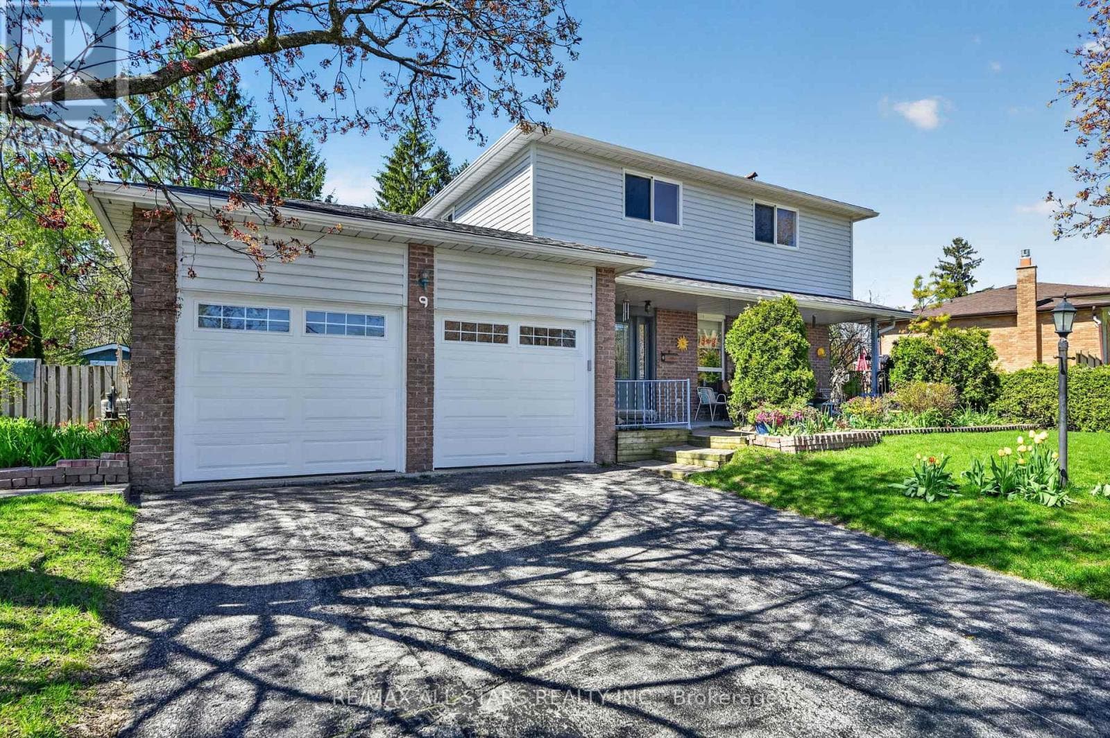 9 ORCHARD PARK ROAD in Lindsay