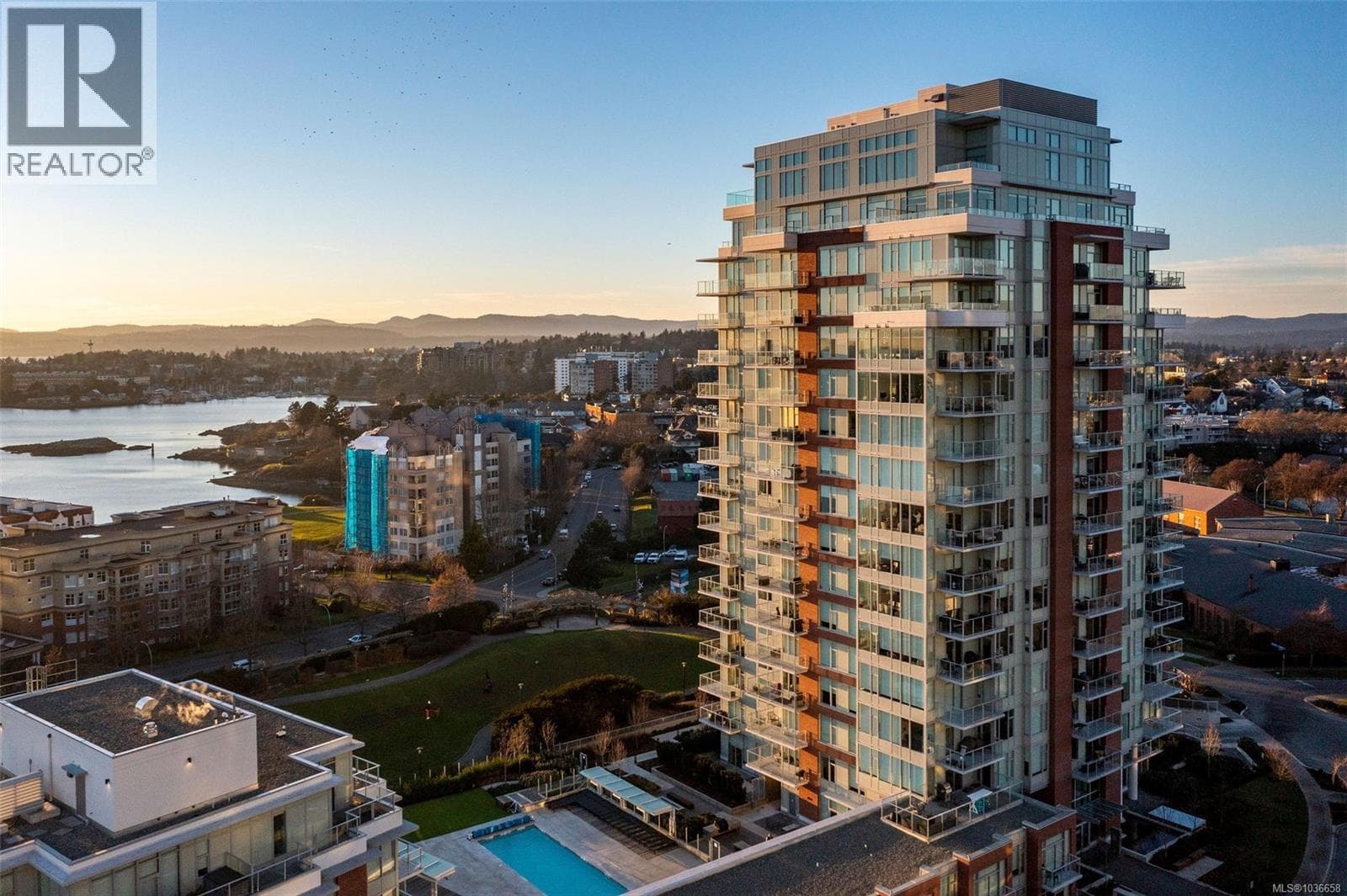 705 60 Saghalie Rd in Victoria West