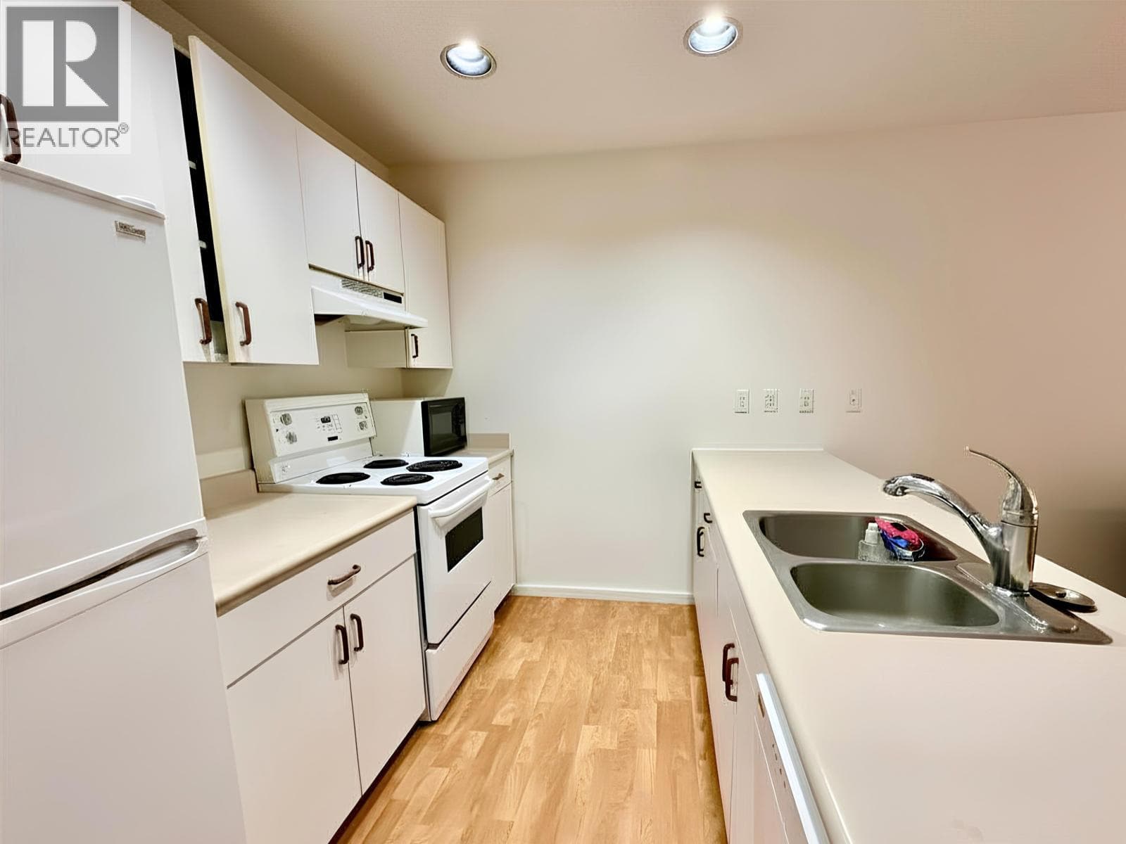 21 2050 LAKE PLACID ROAD, Greater Vancouver — photo 5