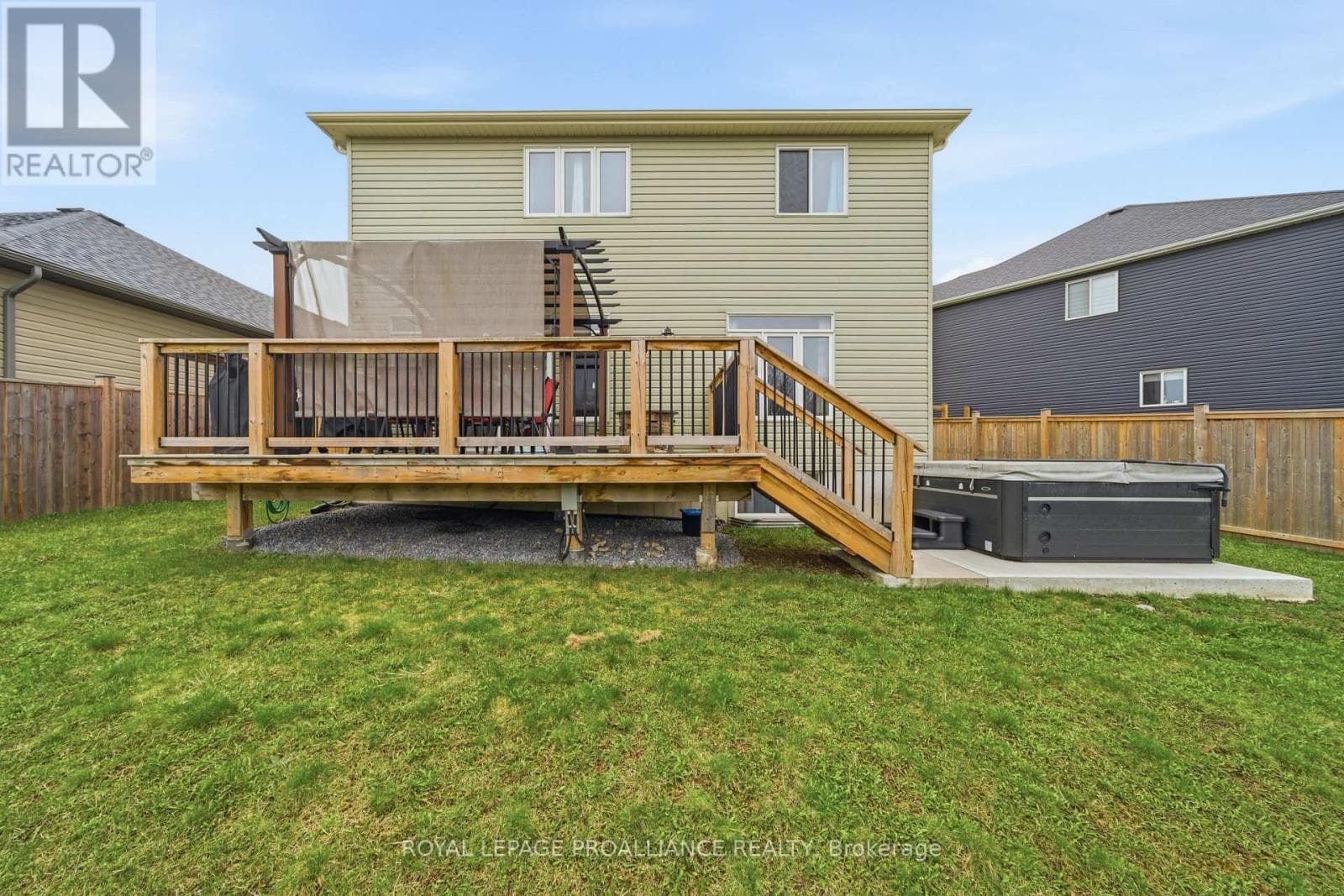 38 REDWOOD DRIVE, Central Lakes