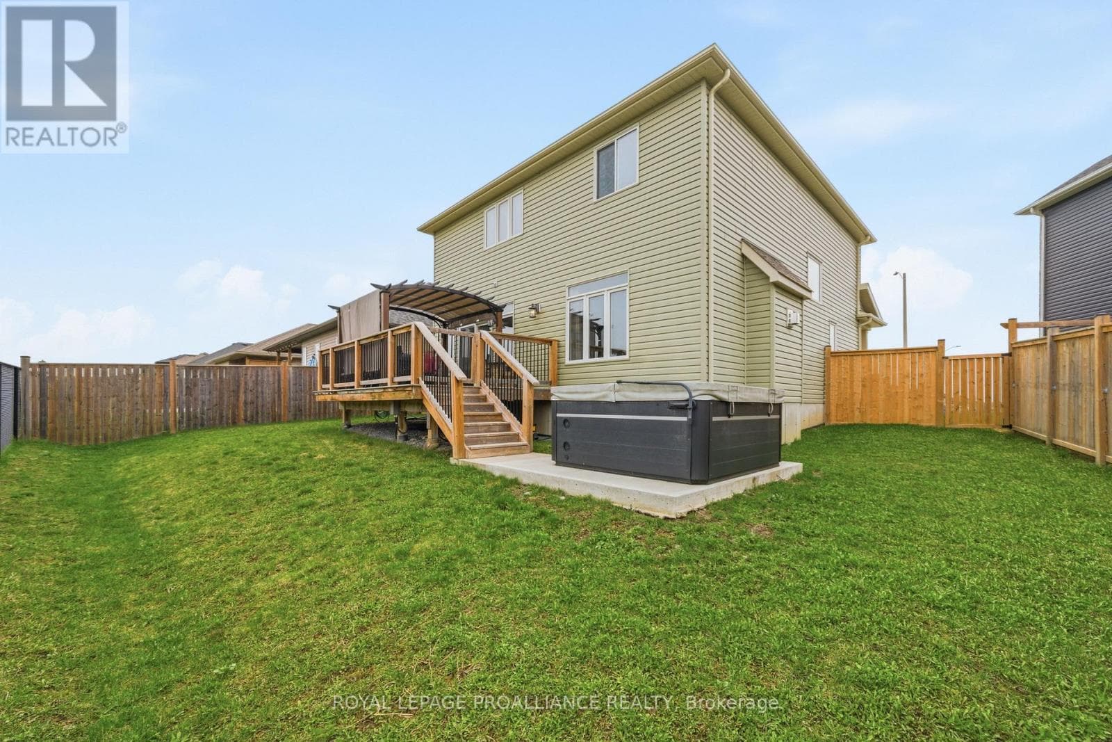 38 REDWOOD DRIVE, Central Lakes — photo 2