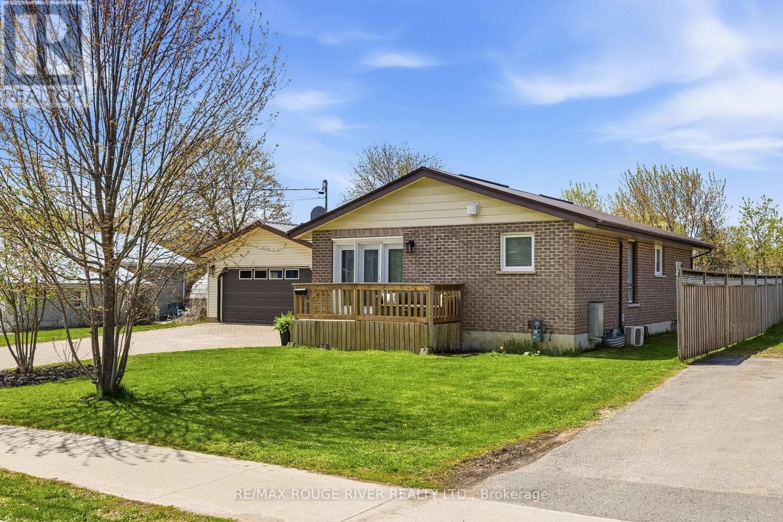 19 CAROLINE STREET, Central Lakes — photo 2