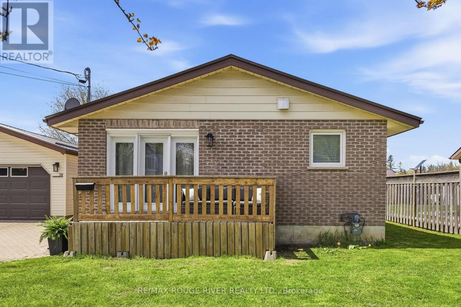 19 CAROLINE STREET, Central Lakes — photo 4