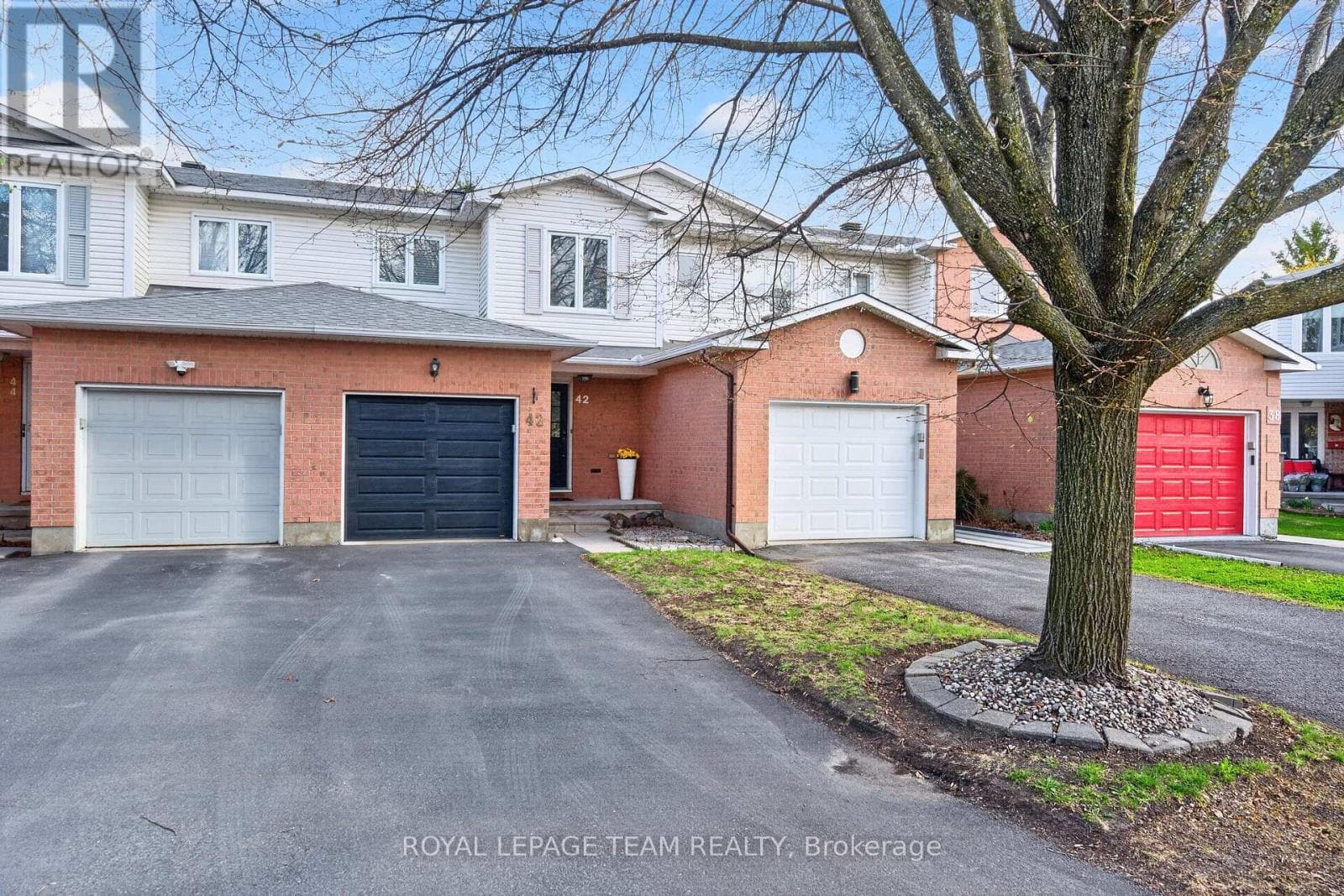42 BATON COURT, Ottawa — photo 2