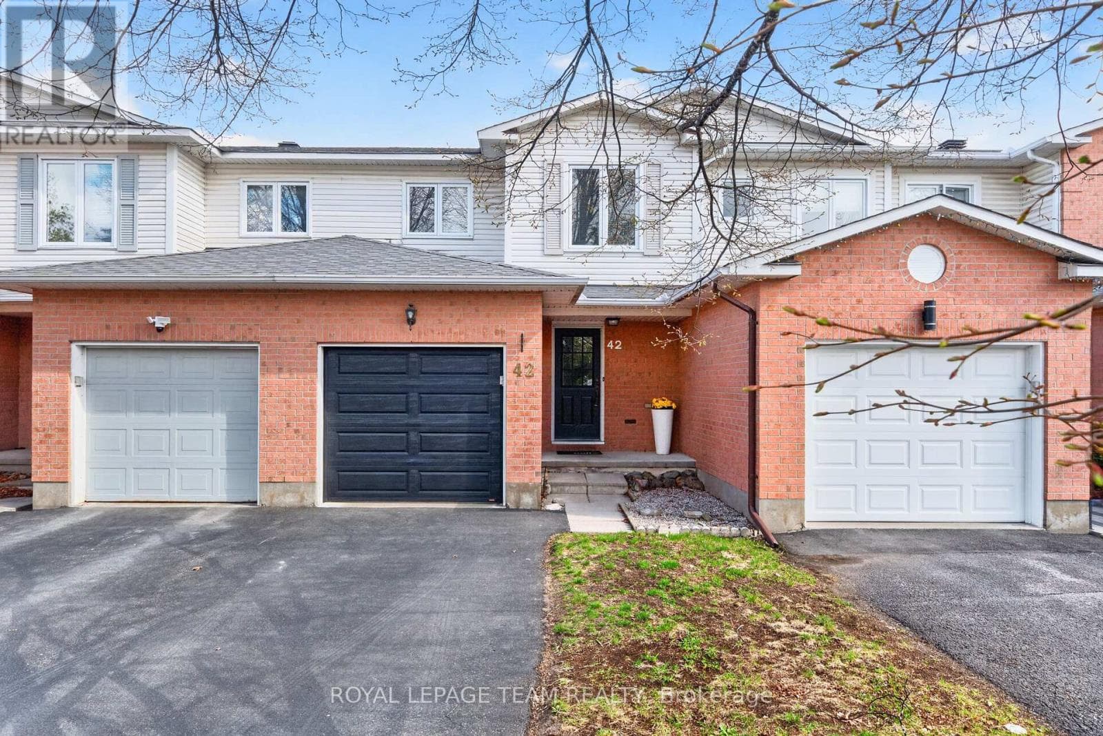 42 BATON COURT, Ottawa — photo 3
