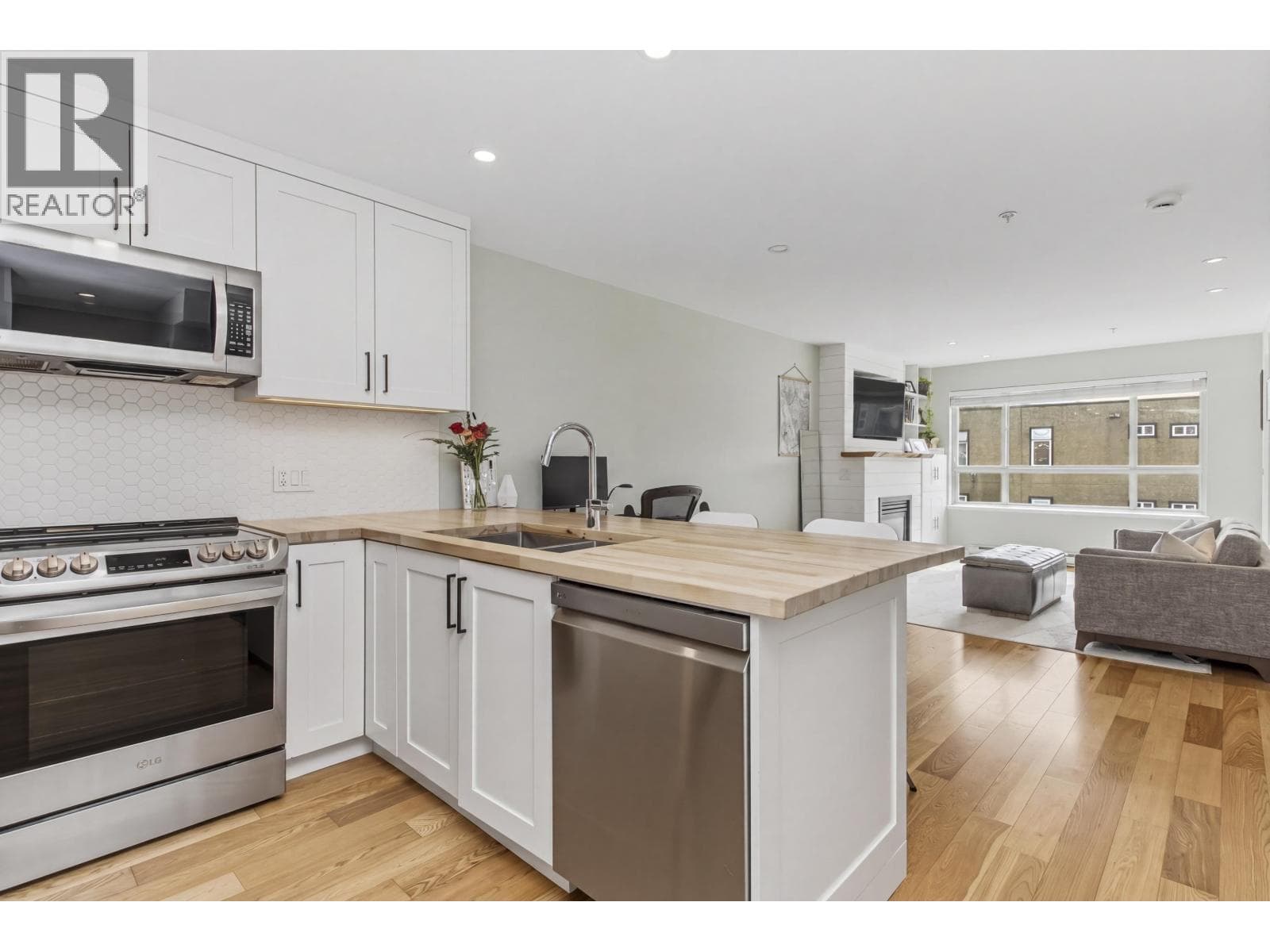 203 38003 SECOND AVENUE, Greater Vancouver — photo 3