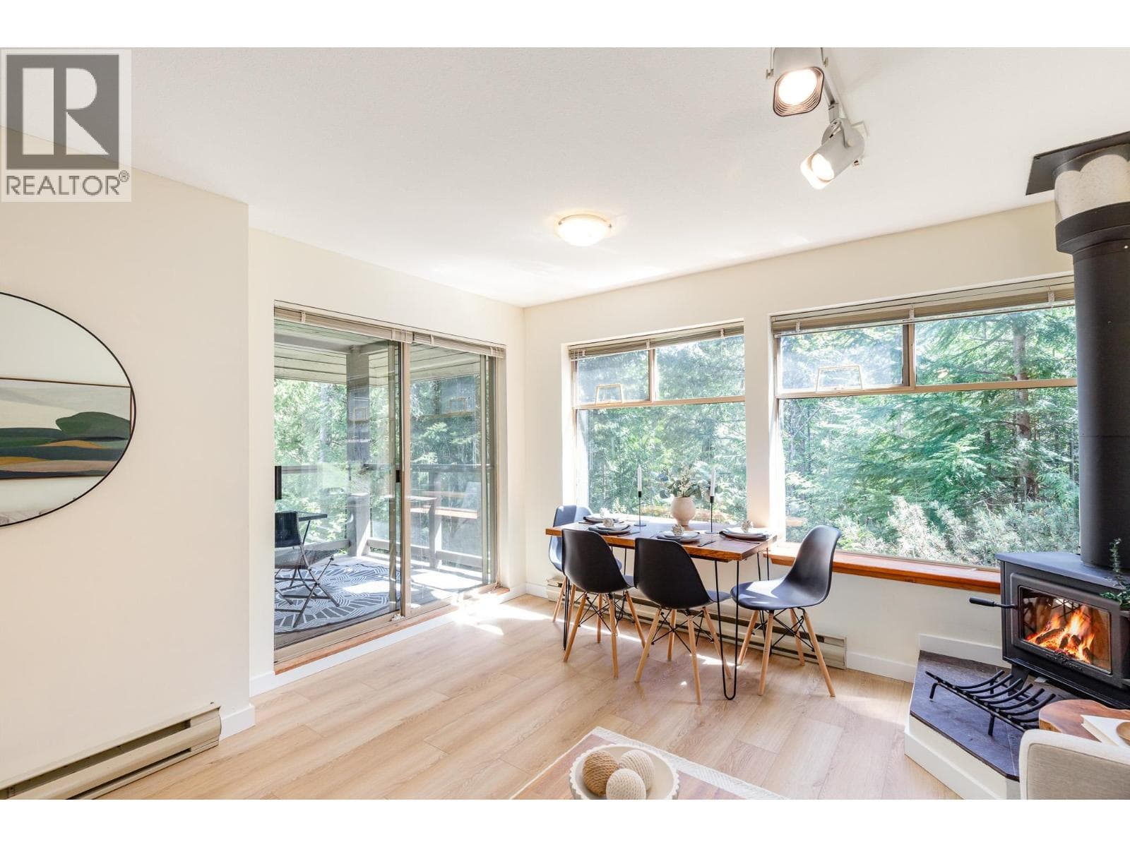 301 3050 HILLCREST DRIVE, Greater Vancouver — photo 3
