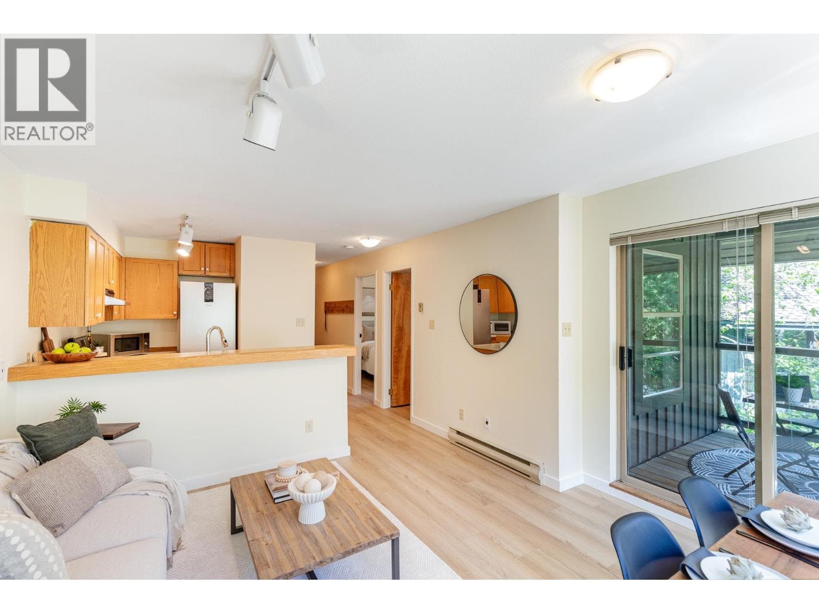 301 3050 HILLCREST DRIVE, Greater Vancouver — photo 4