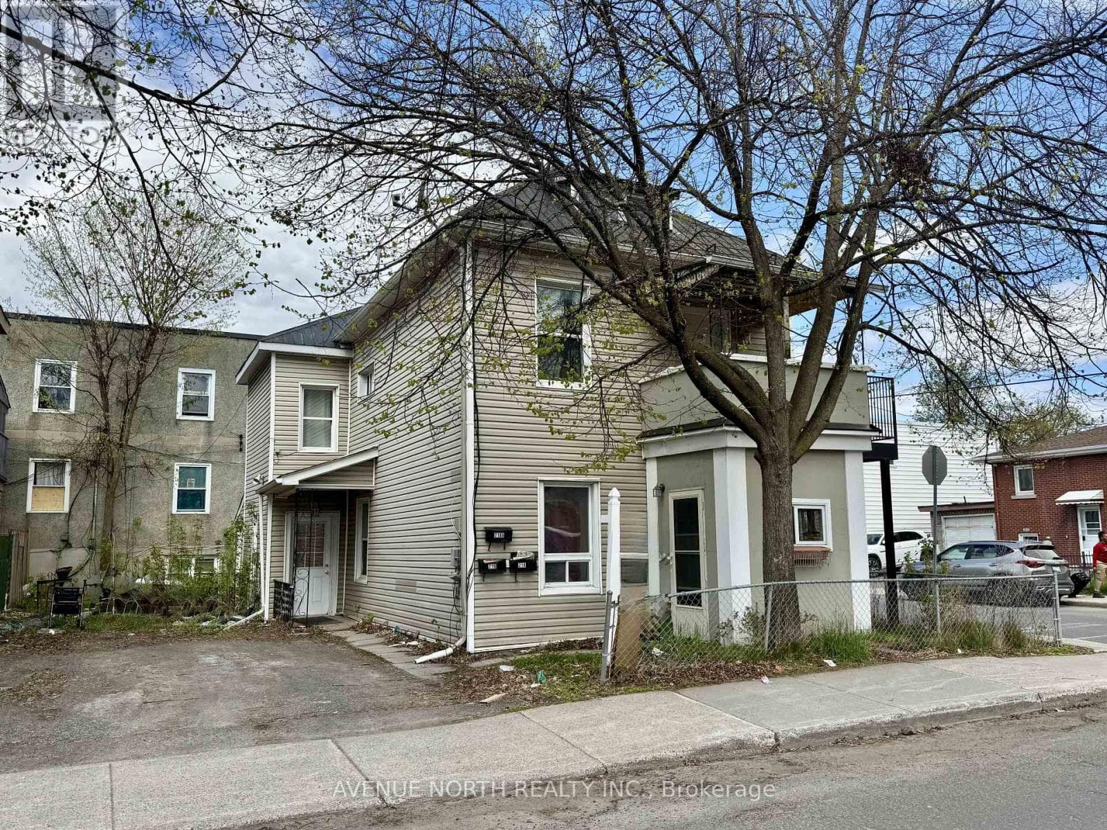 216 HANNAH STREET, Ottawa — photo 2