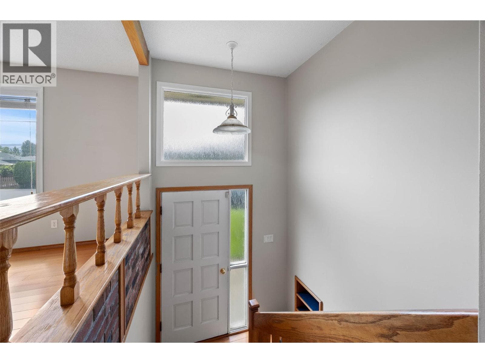 594 BRENTWOOD AVENUE, Interior REALTORS® — photo 5