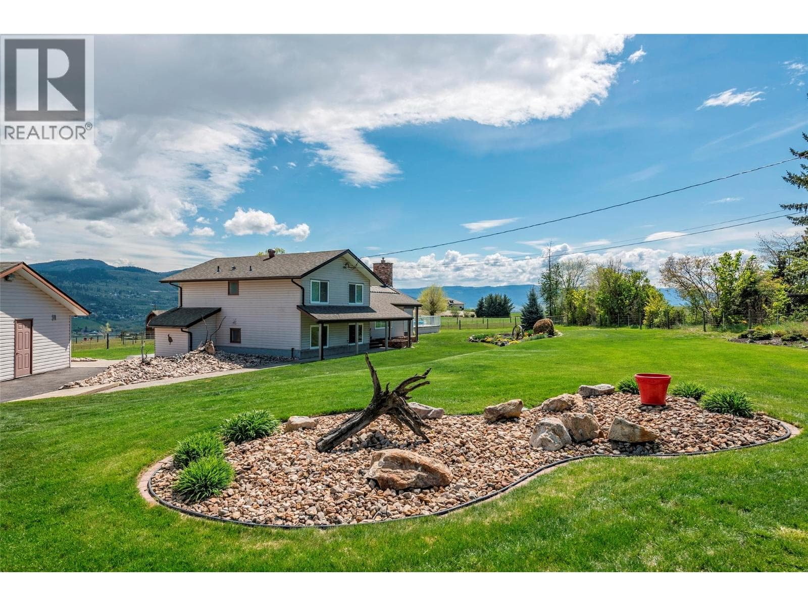 186 STEPPING STONES CRESCENT, Interior REALTORS® — photo 4