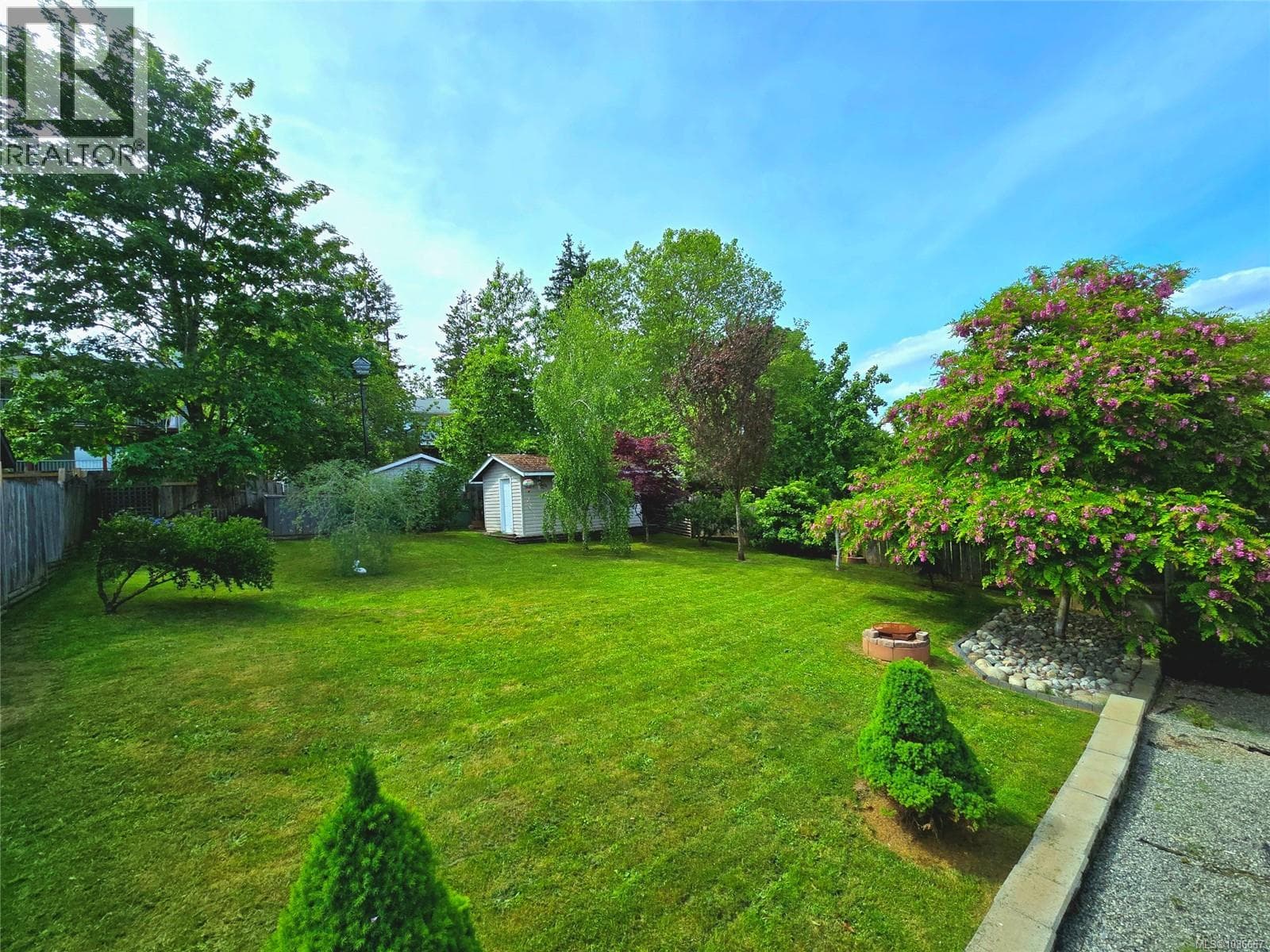 849 INEZ PLAZA, Vancouver Island — photo 4