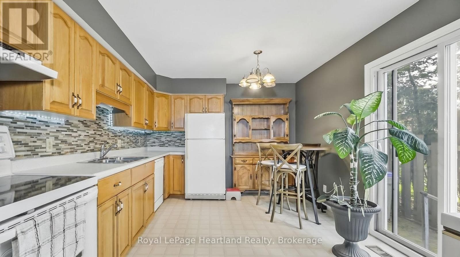 49 WELLINGTON STREET WEST, OnePoint — photo 4