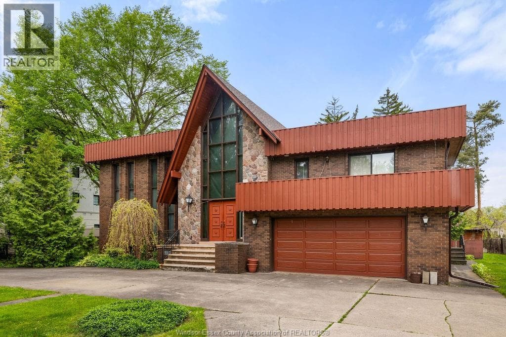 3801 HOWARD AVENUE, Windsor — photo 2