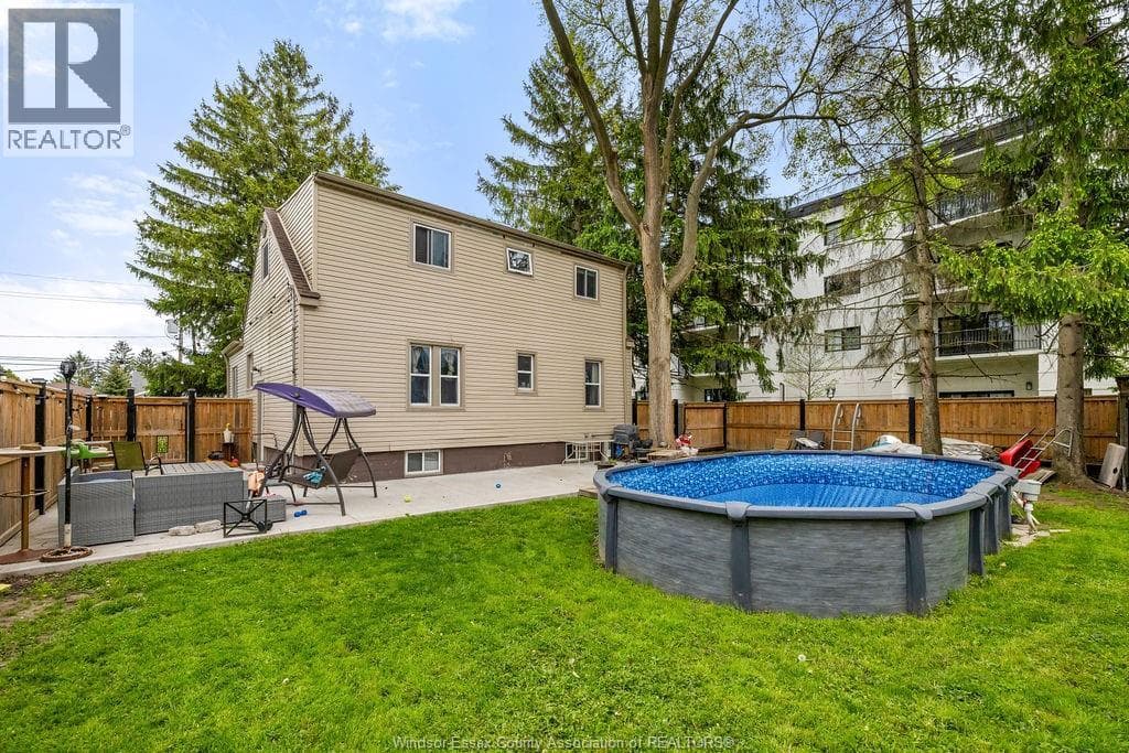 3803 HOWARD AVENUE, Windsor — photo 3