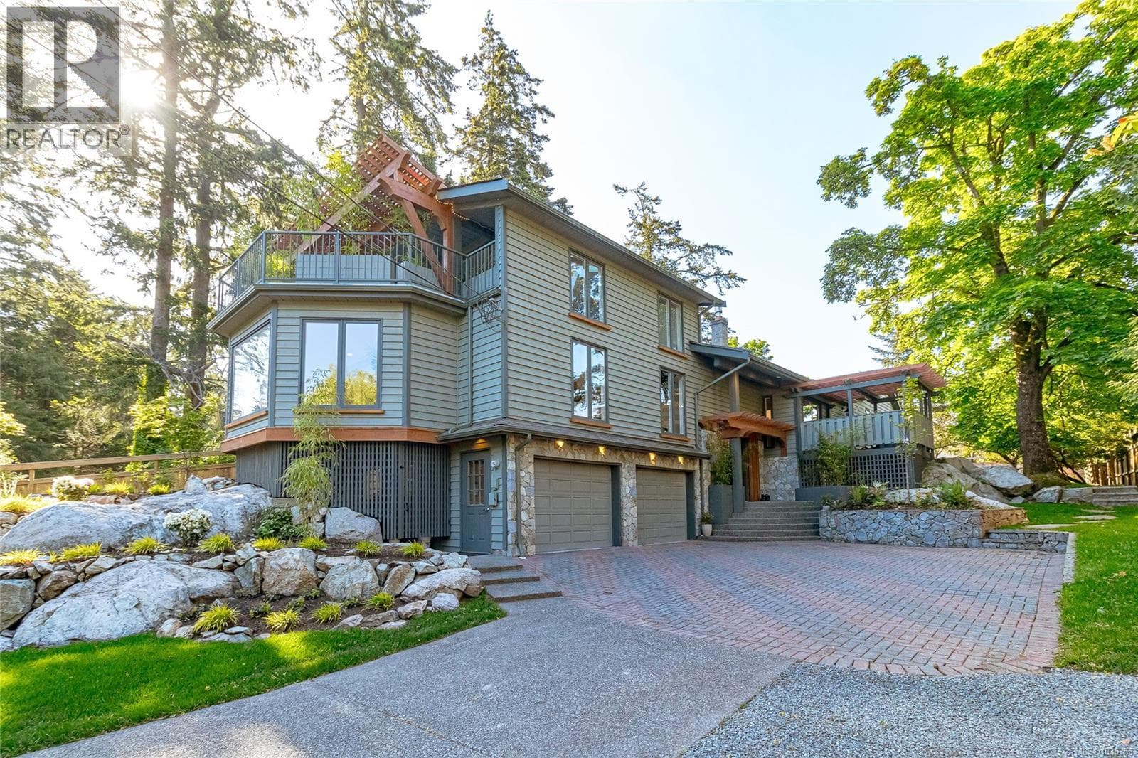 4906 Cordova Bay Rd, Victoria — photo 3