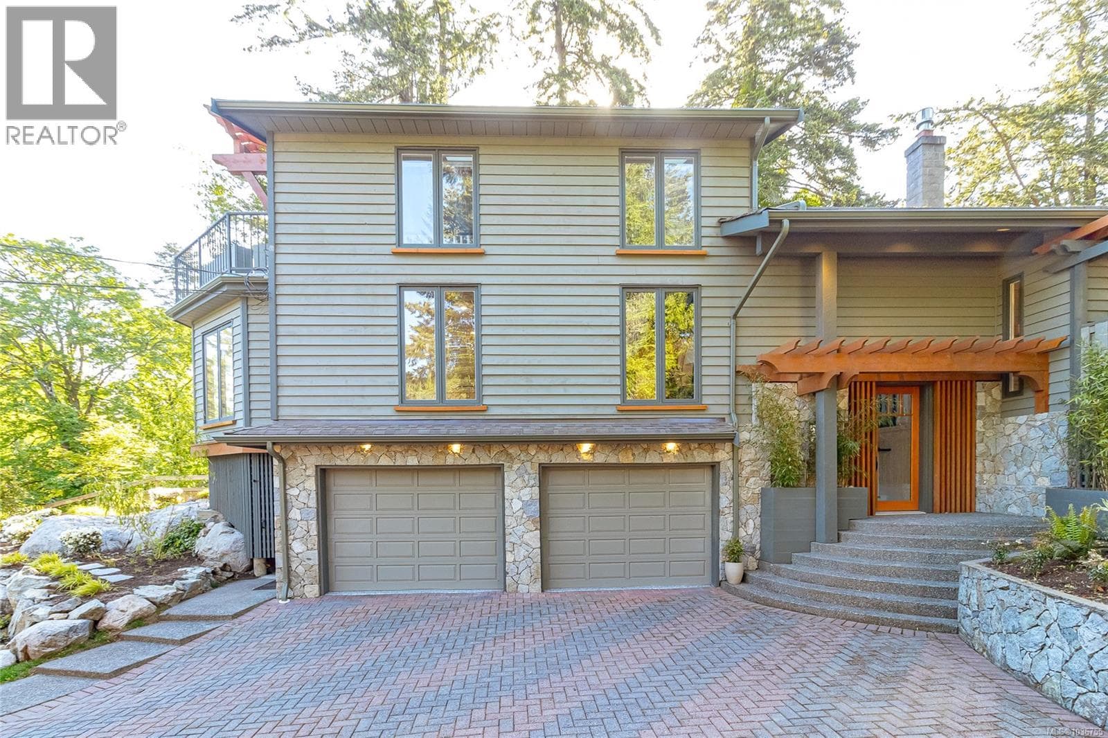 4906 Cordova Bay Rd, Victoria — photo 5