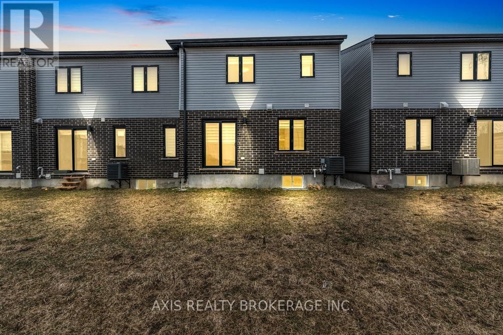 2978 TURNER CRESCENT, Toronto — photo 2