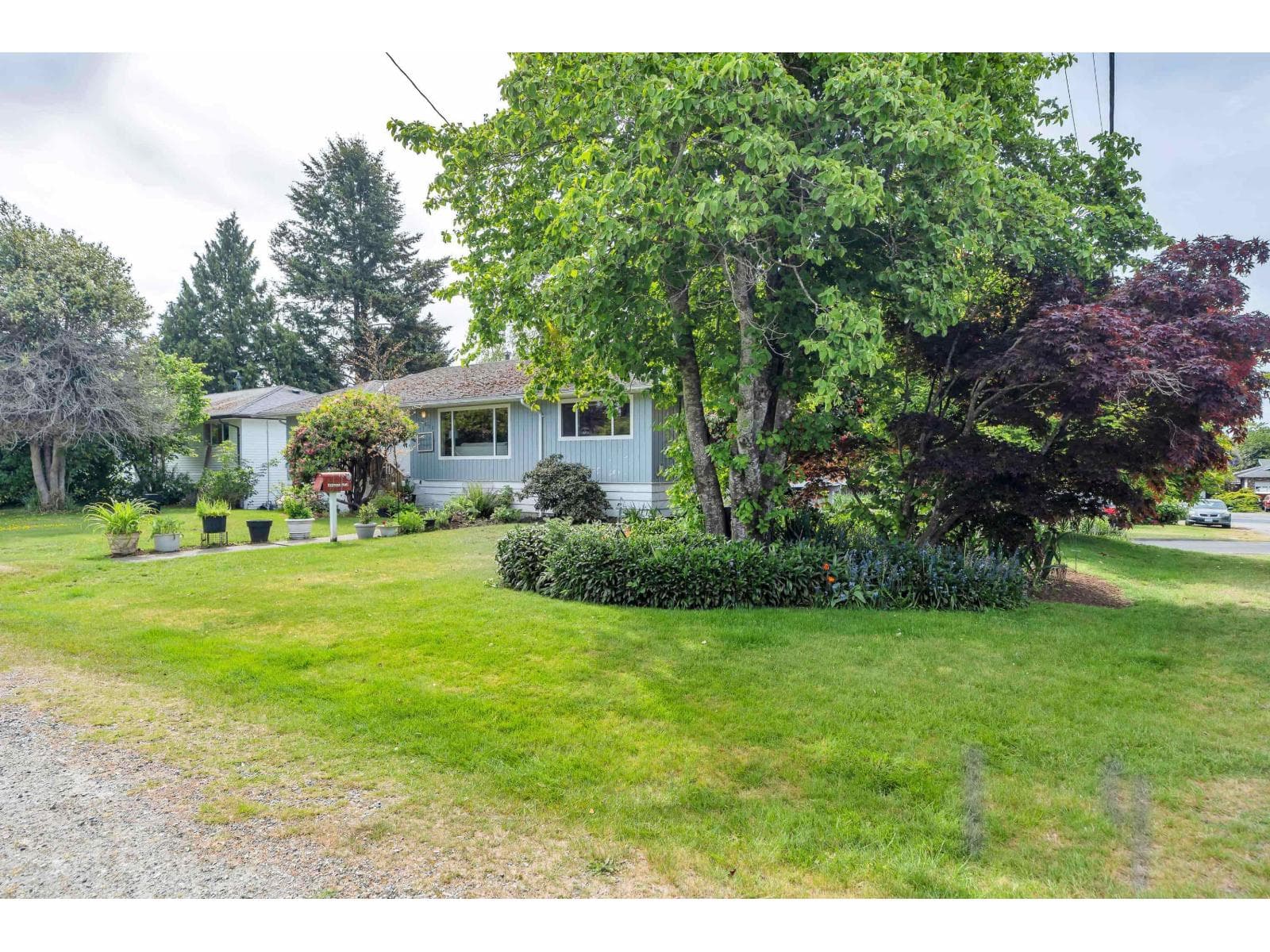 13890 BLACKBURN AVENUE, Fraser Valley — photo 2