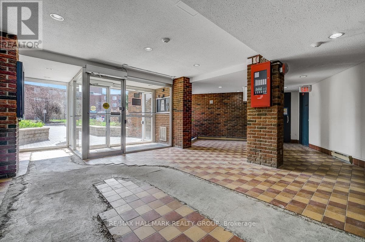 105A - 2041 ARROWSMITH DRIVE, Ottawa — photo 2
