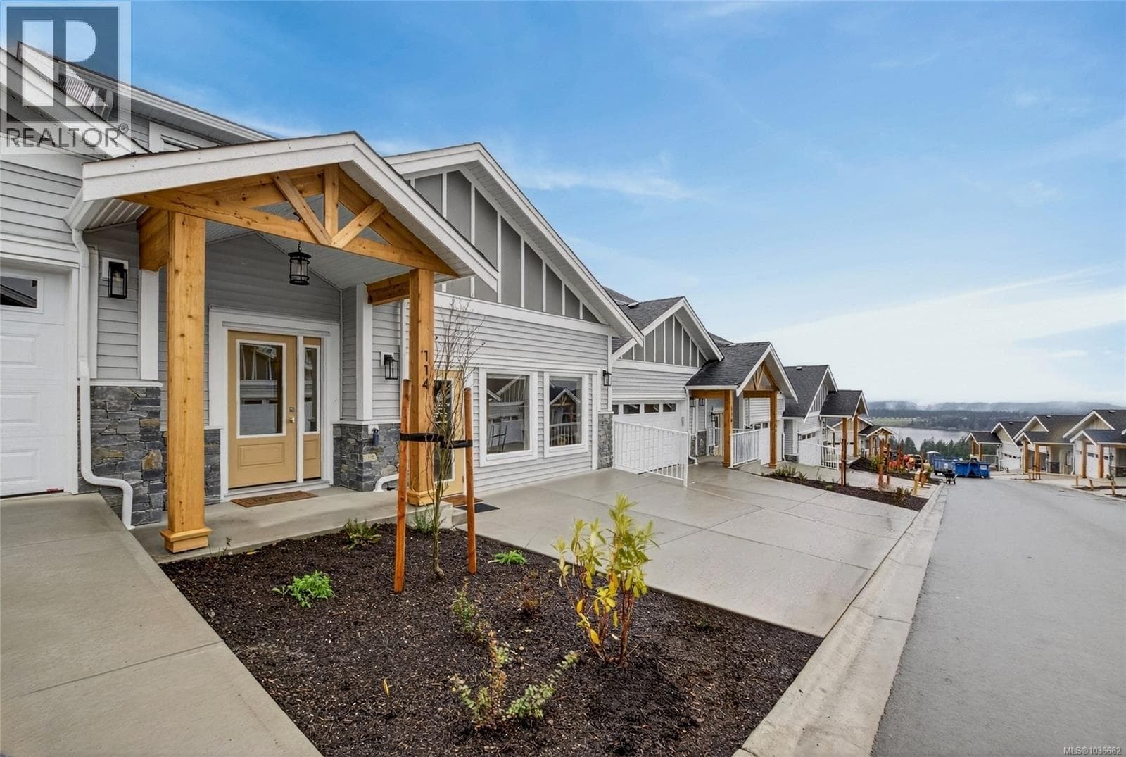 121 3257 Woodrush Dr in 