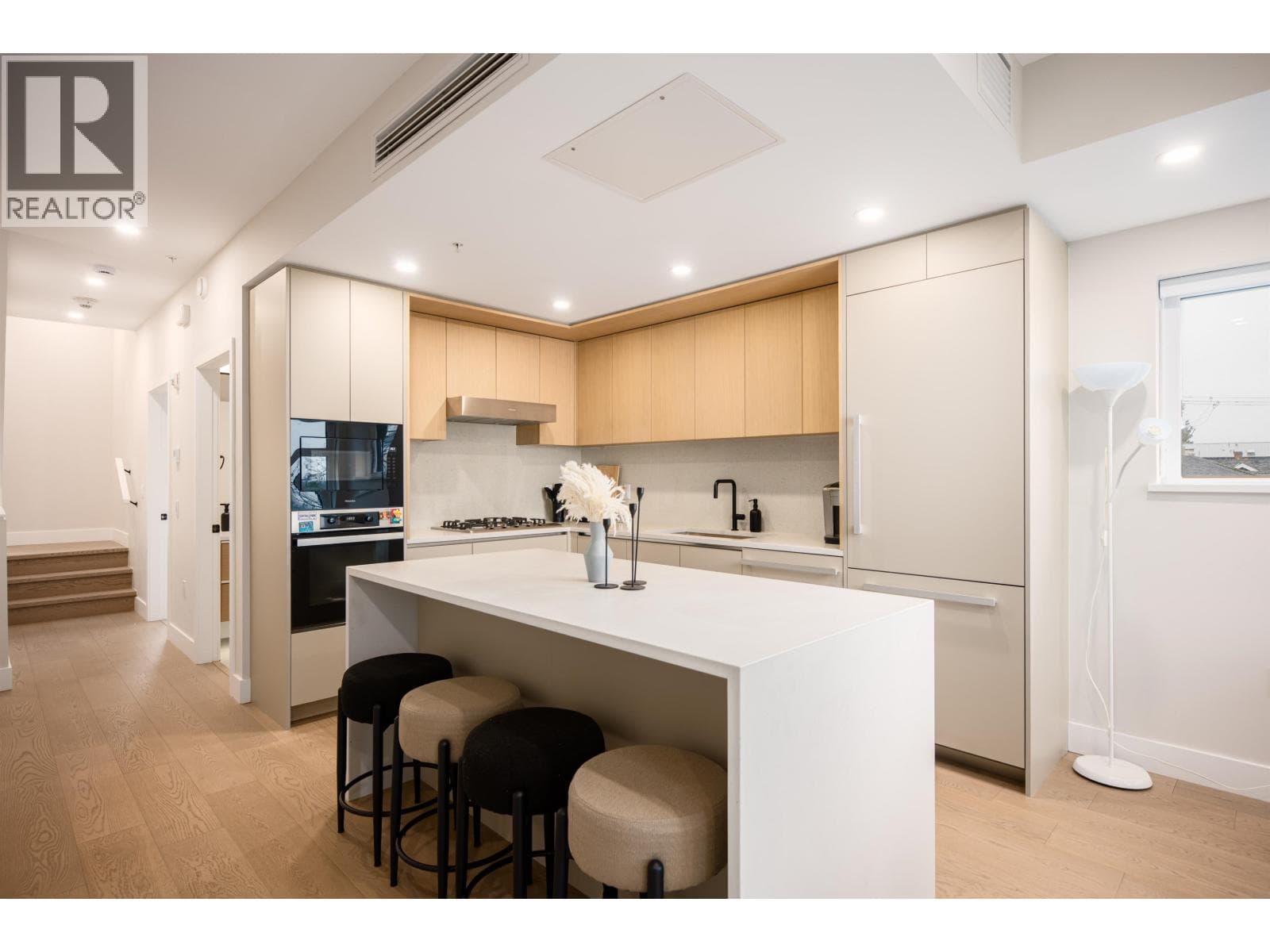 2 128 WEST WOODSTOCK AVENUE, Greater Vancouver — photo 4
