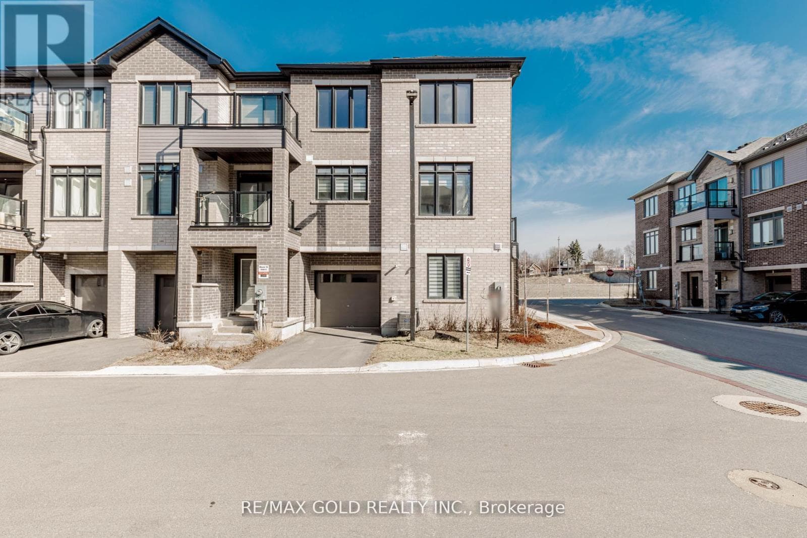 1007 - 585 COLBORNE STREET E in 