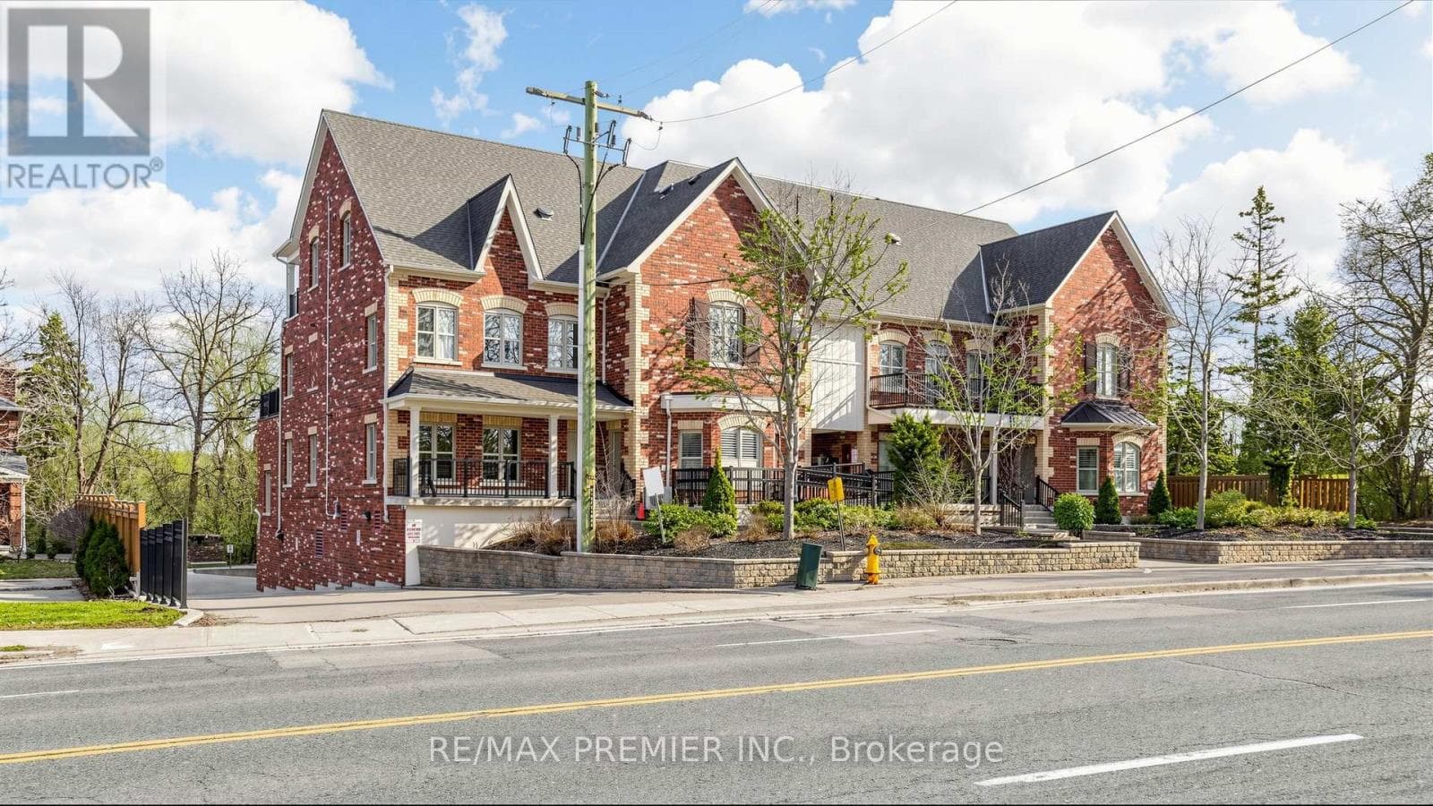 106 - 9589 KEELE STREET in Maple