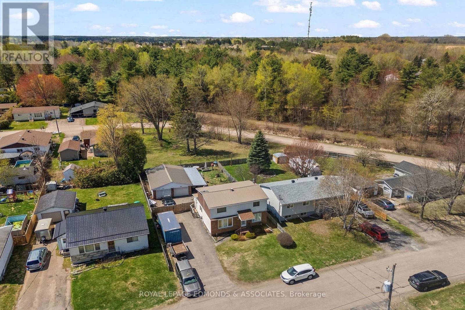 650 LORNE STREET W, Renfrew County — photo 2