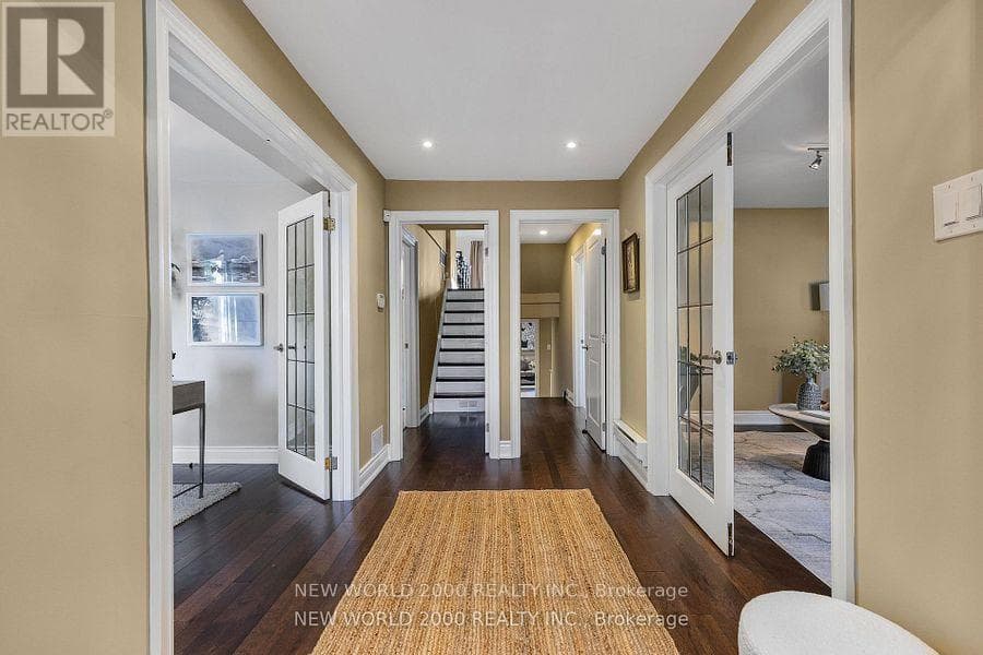 245 LAKELAND CRESCENT, Toronto — photo 2