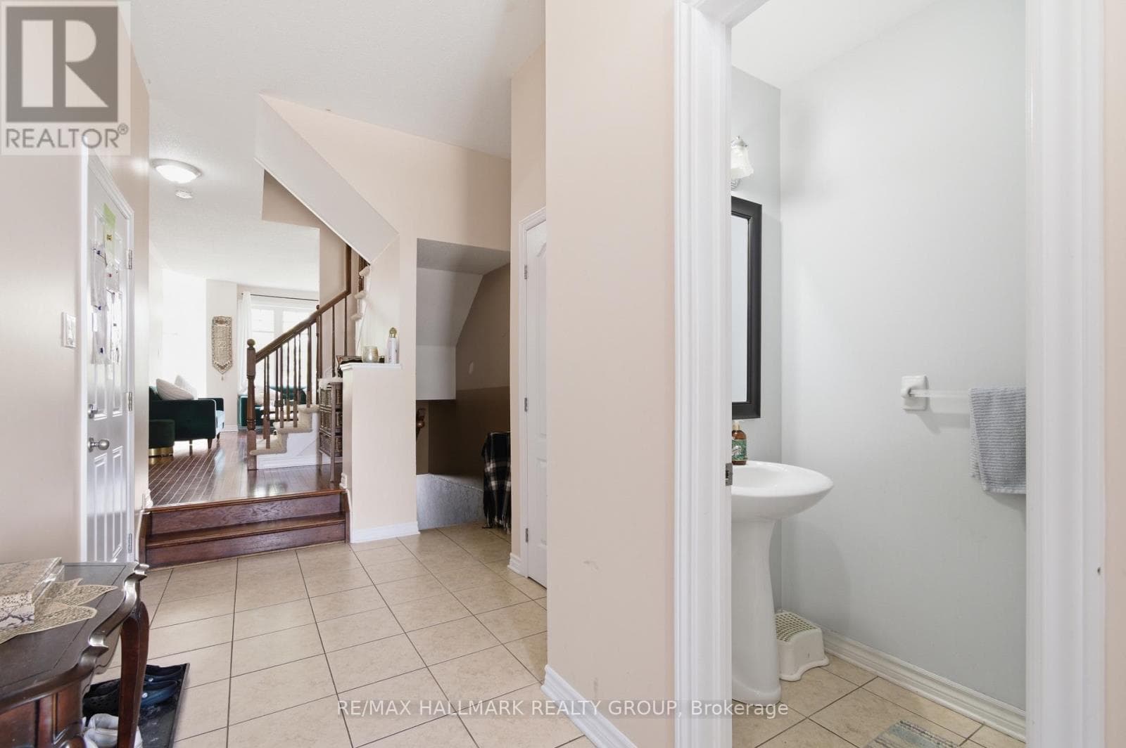 728 CEDAR CREEK DRIVE, Ottawa — photo 3