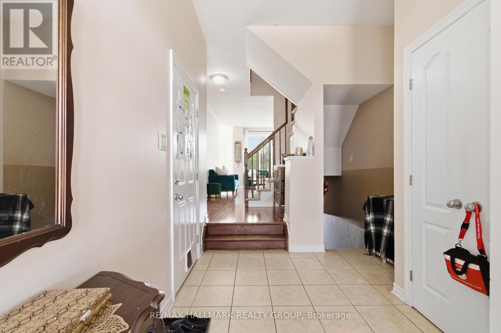 728 CEDAR CREEK DRIVE, Ottawa — photo 4