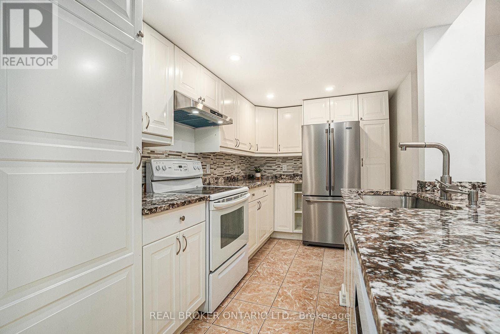 5 - 1204 SHILLINGTON AVENUE, Ottawa — photo 3