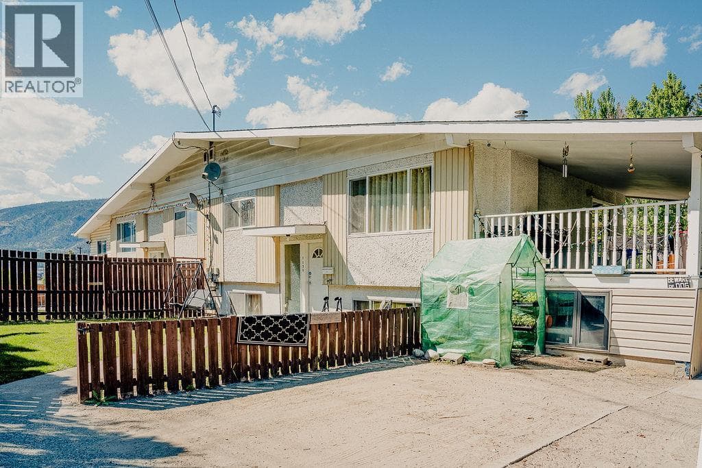 1150-1152 Hudson Road in 