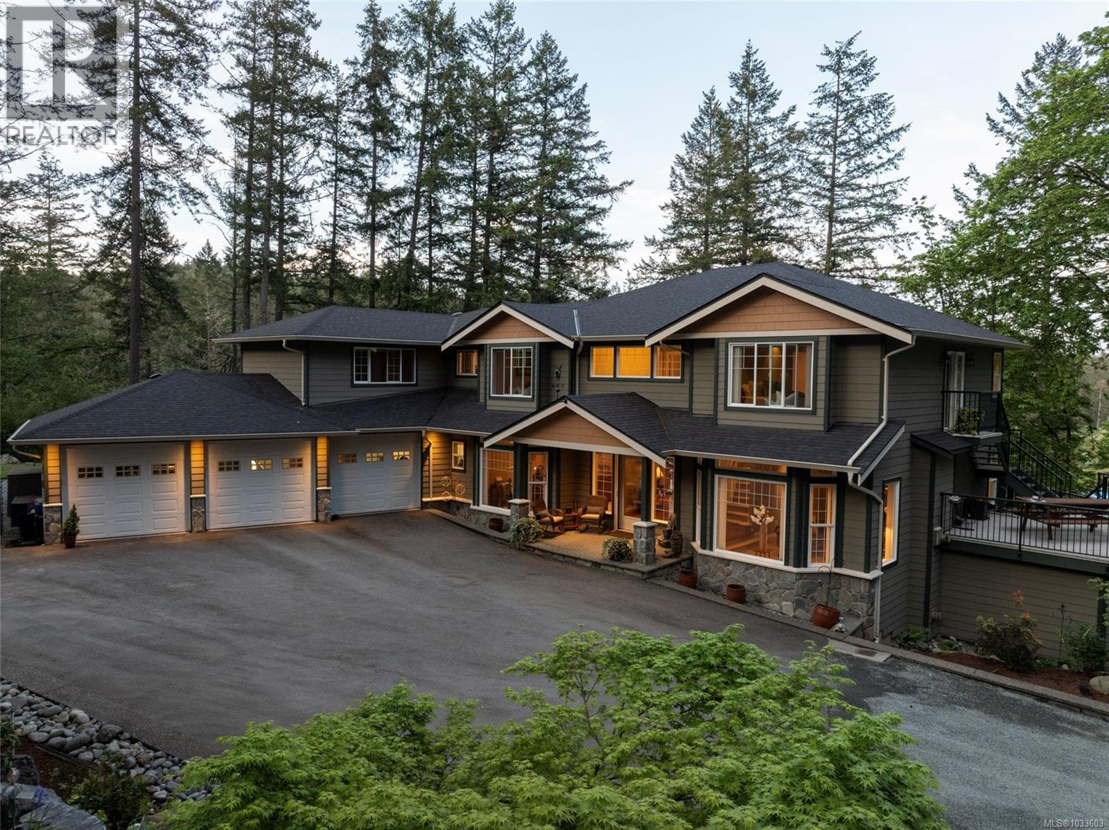 376 VIADUCT AVENUE WEST in 