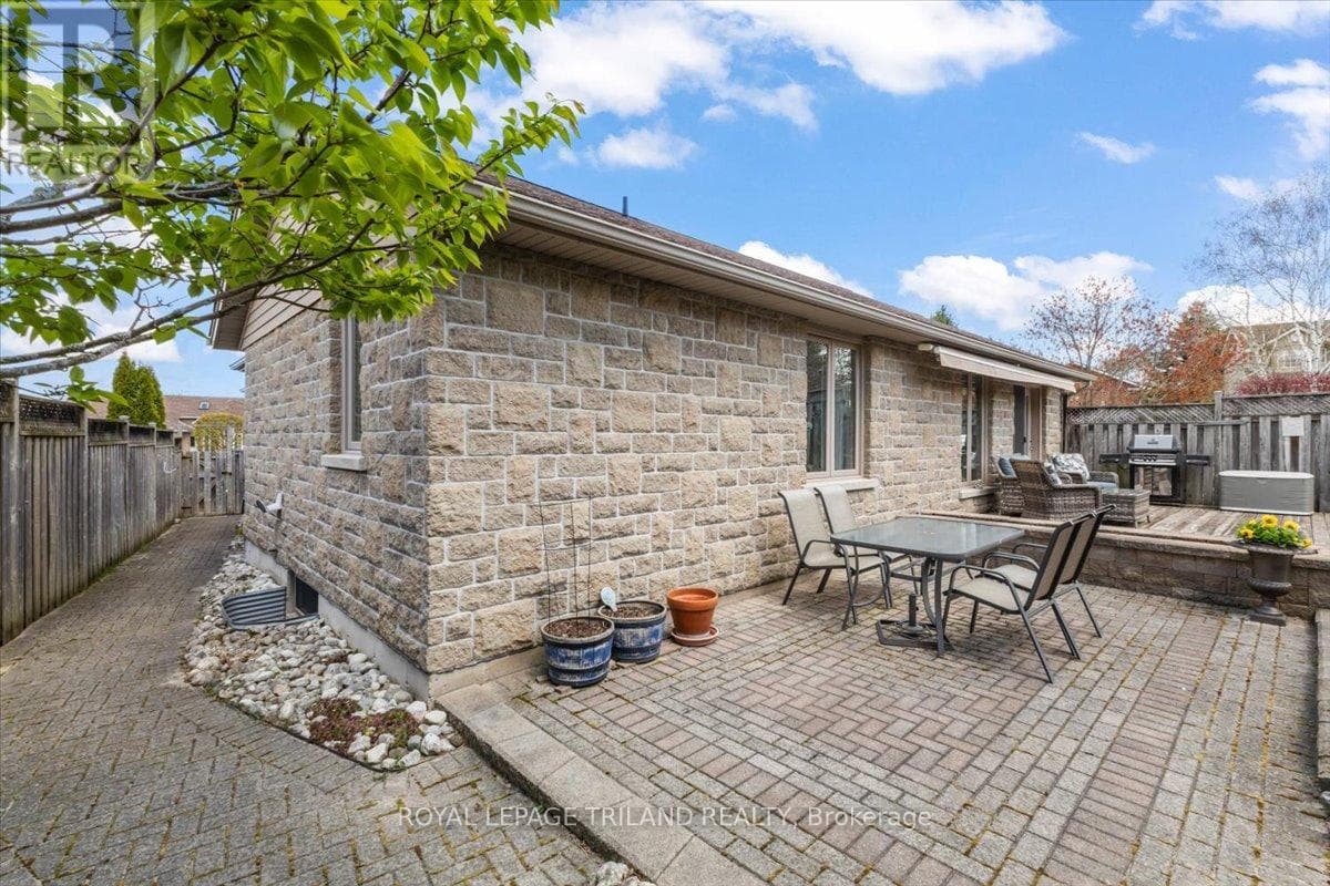 272 4TH STREET CRESCENT, London and St. Thomas — photo 4