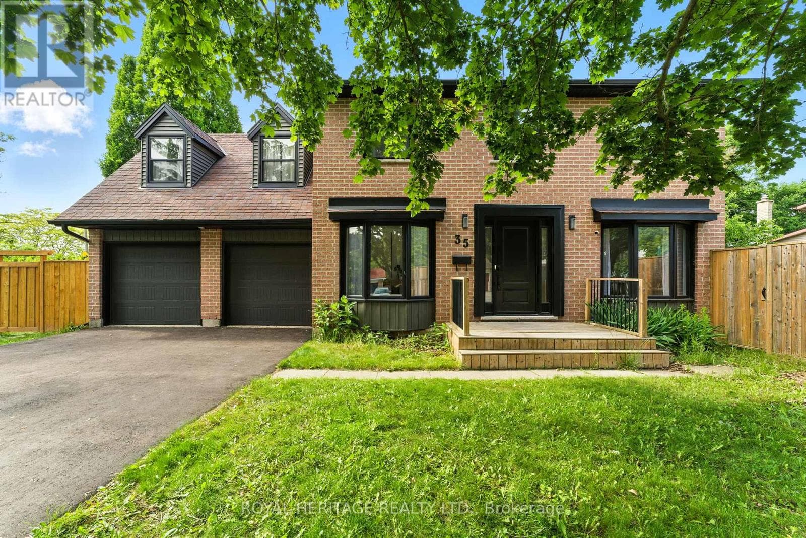 35 ASPEN VALLEY CRESCENT, Central Lakes — photo 2