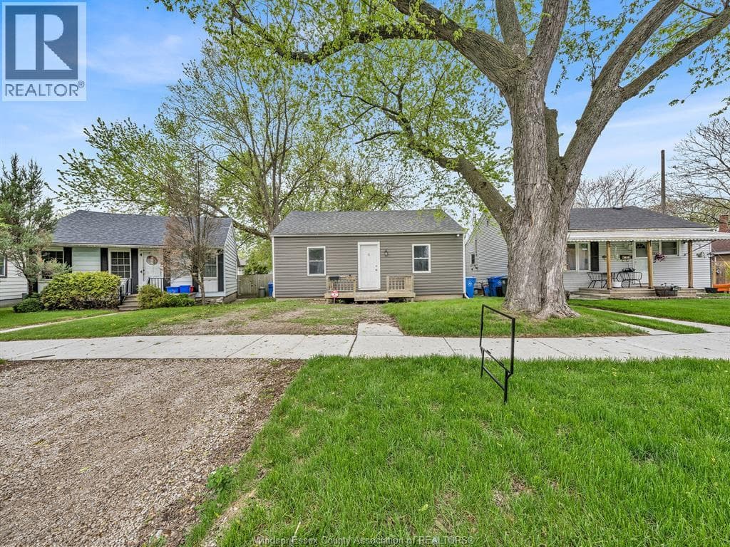 3422 BARRYMORE LANE, Windsor — photo 3